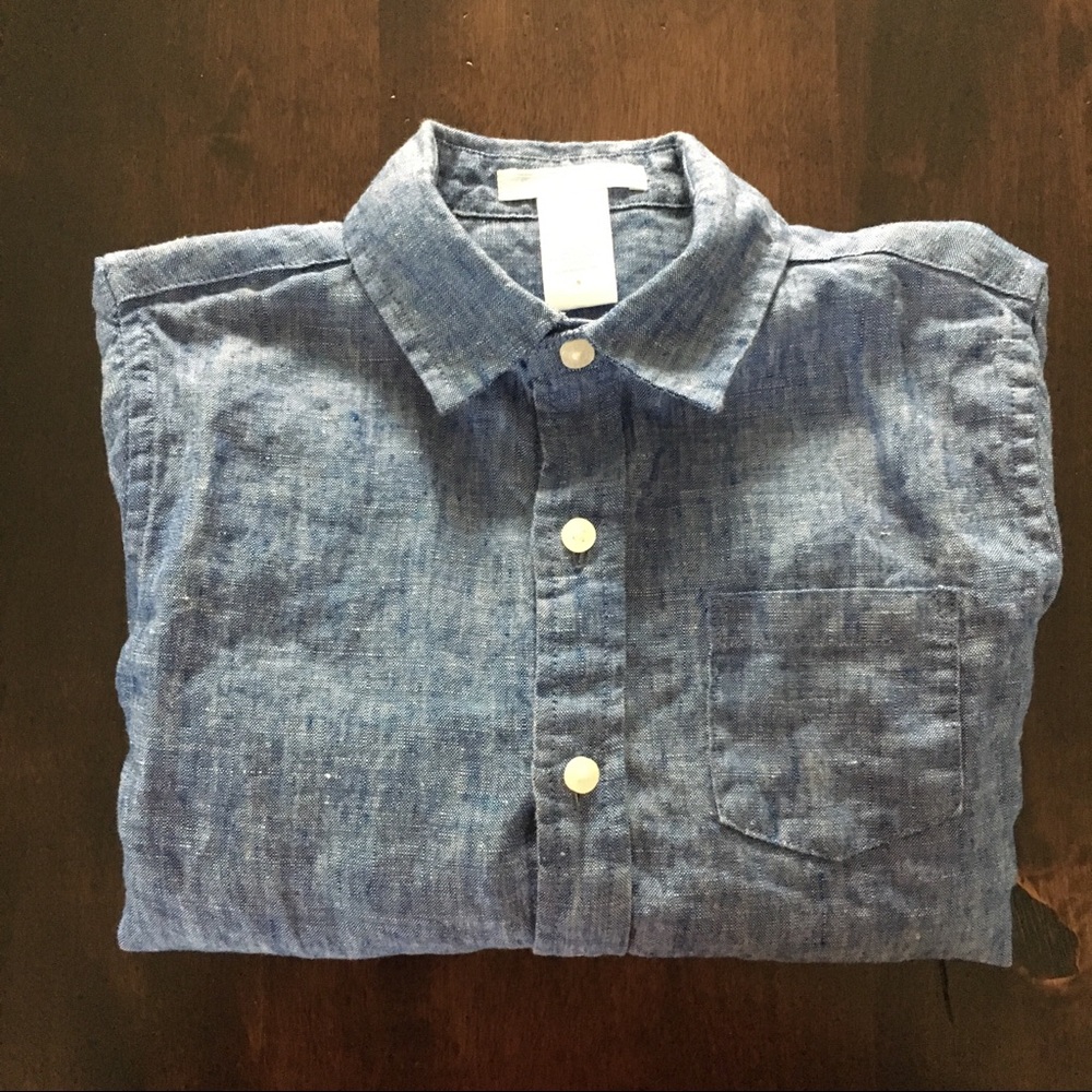 Blue/chambray colored linen shirt